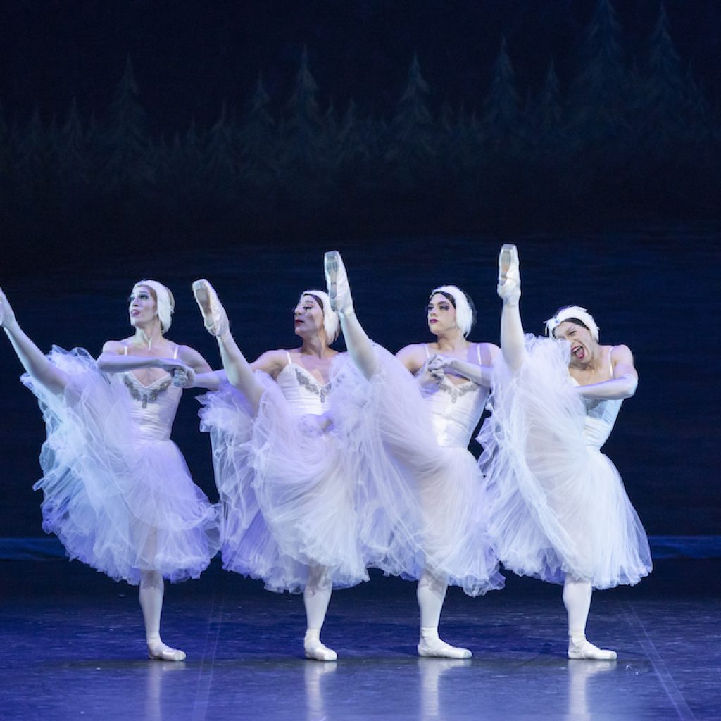 Les Ballets Trockadero de Monte Carlo. Photo by Vito Lorusso.