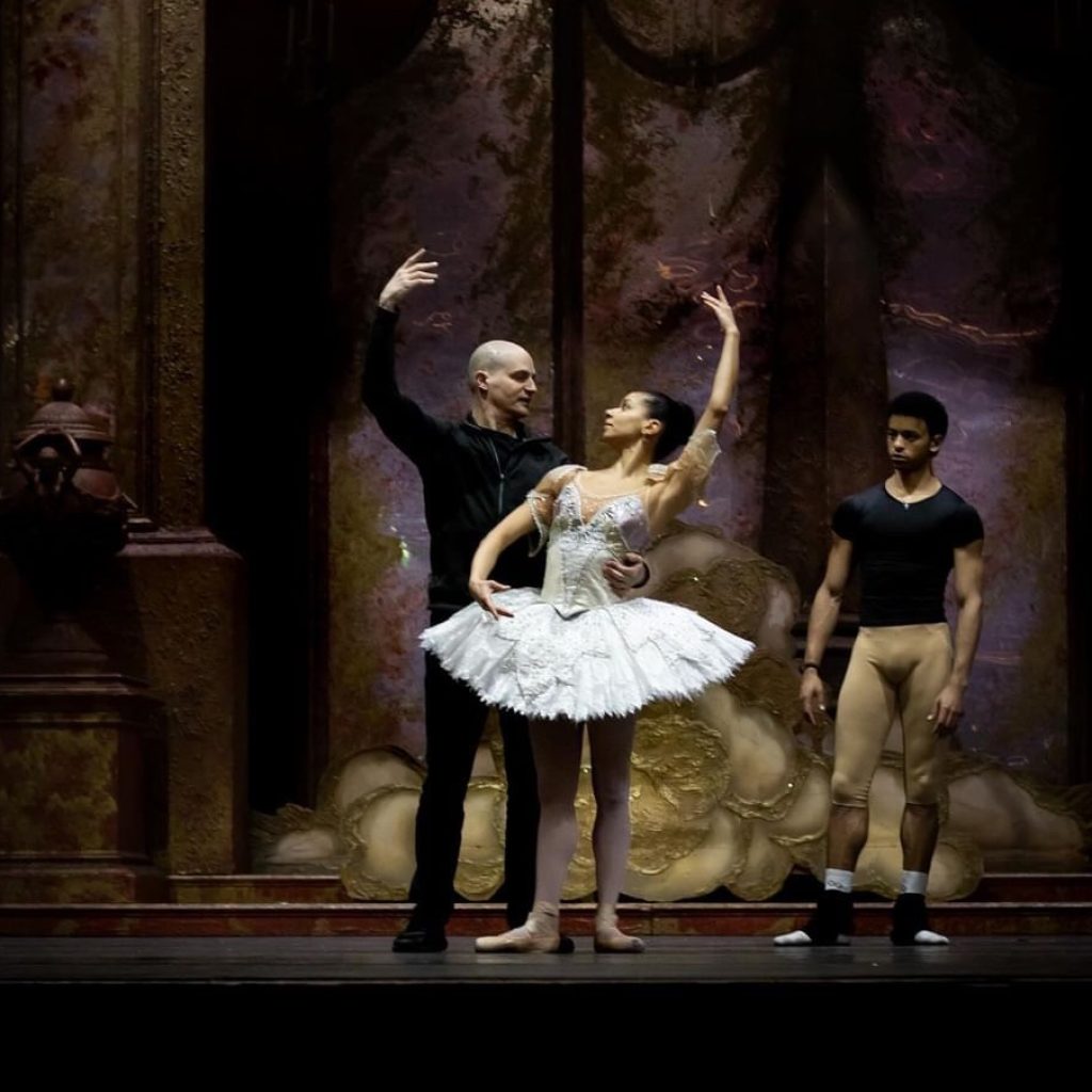 Dominic Antonucci rehearsing Céline Gittens and Yasiel Hodelín Bello. Photo by Hinna Antonucci, courtesy of Birmingham Royal Ballet.