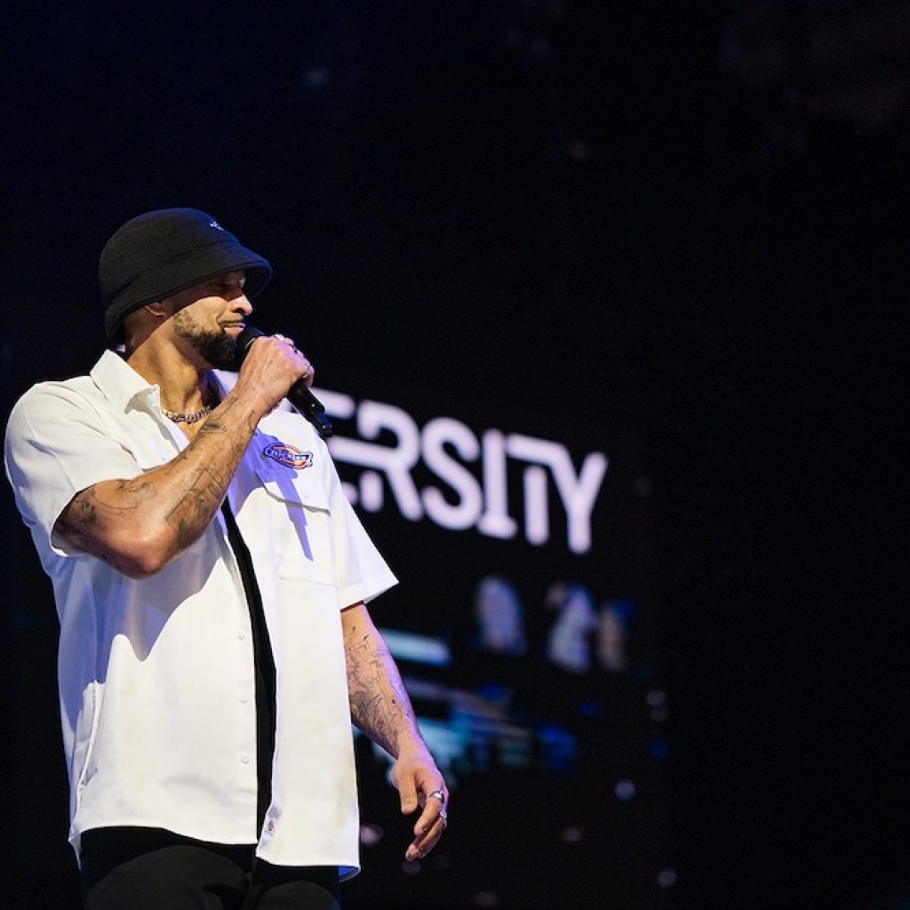 MOVE IT. Photo by Hayley Bray Photography.