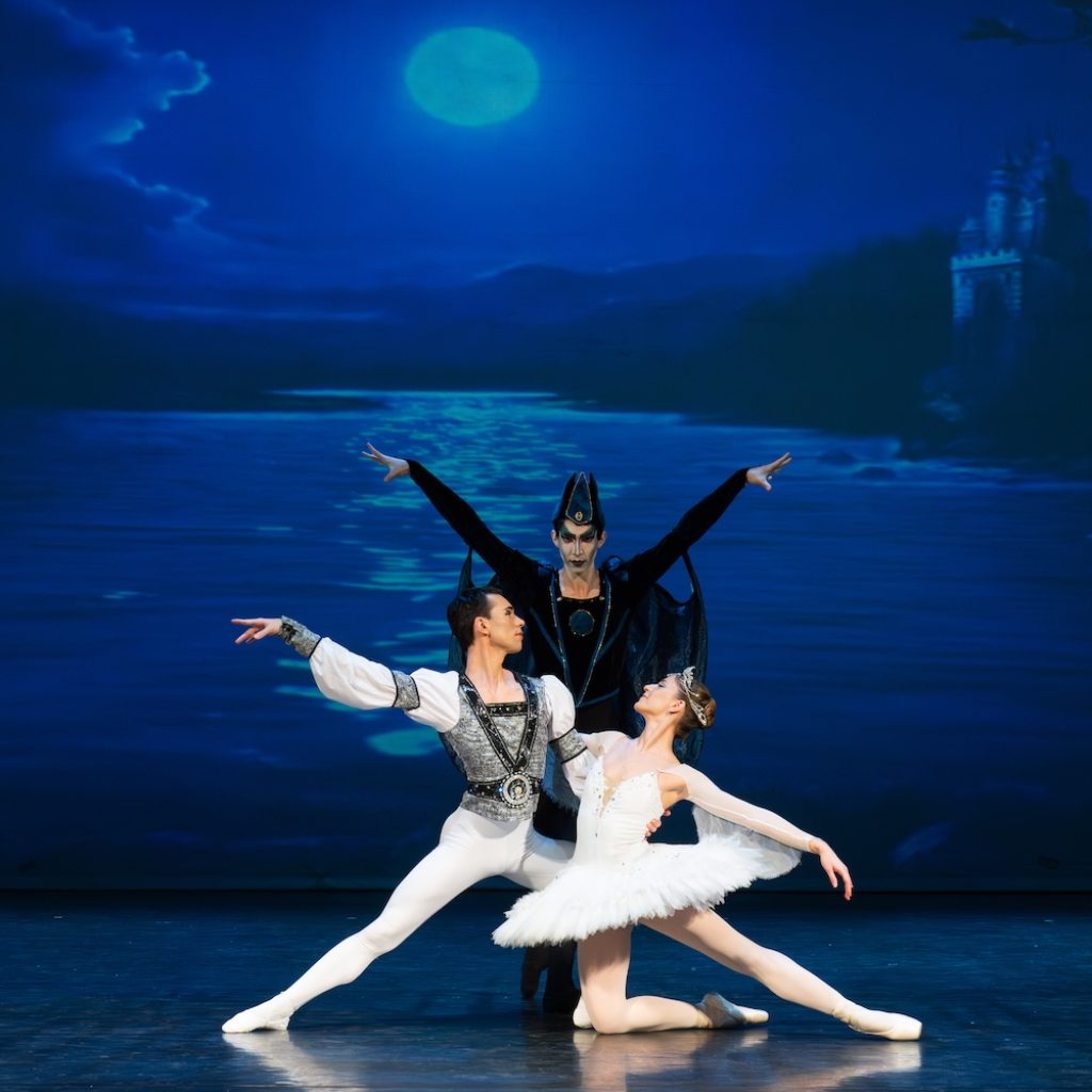 Varna International Ballet in 'Swan Lake.' Photo by Elliott Franks.