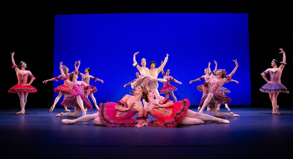 Les Ballets Trockadero de Monte Carlo in 'Paquita.' Photo by Christopher Duggan.
