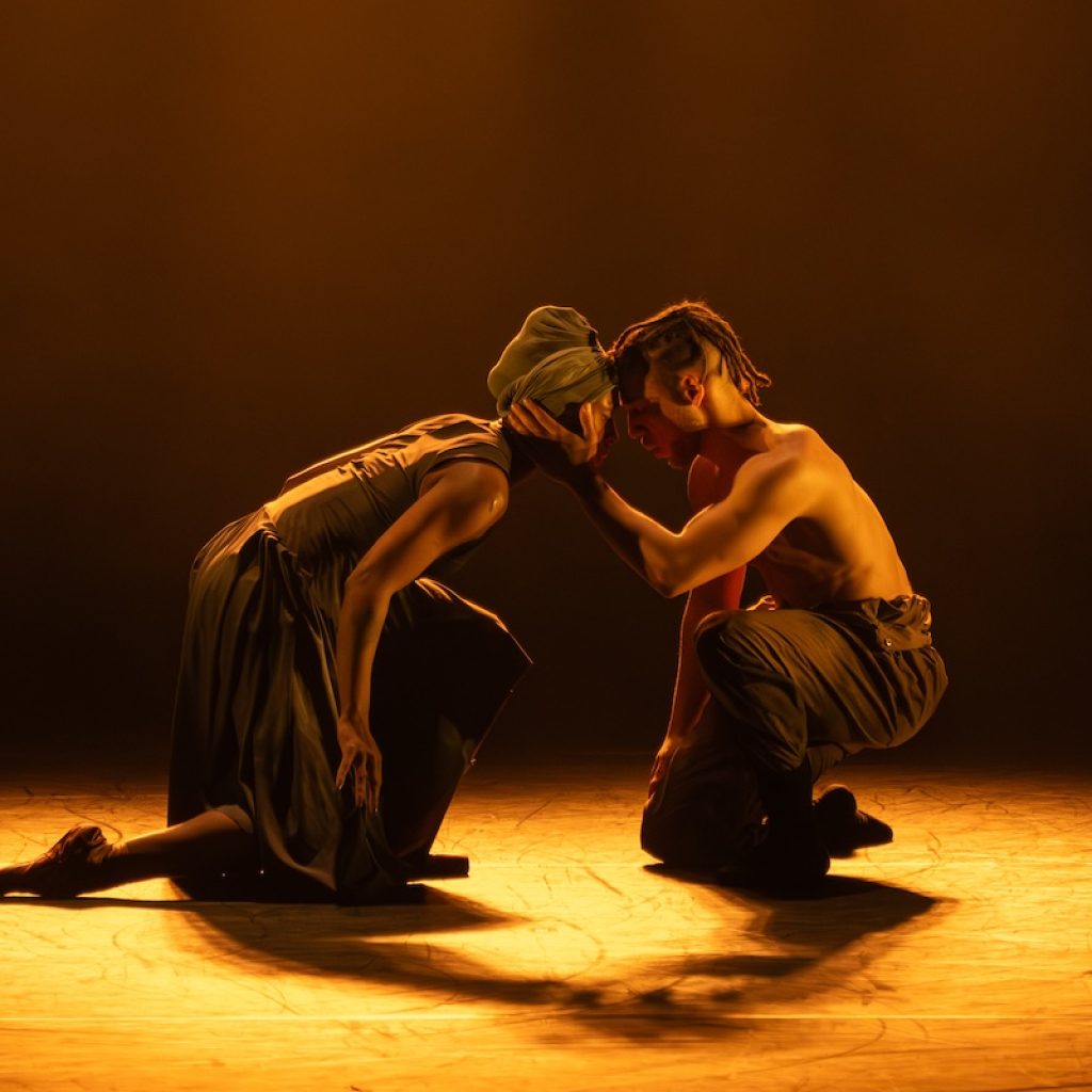 Ebony Thomas and Isabela Coracy of Cassa Pancho's Ballet Black in 'Ingoma,' choreographed by Mthuthuzeli November. Photography by ASH.